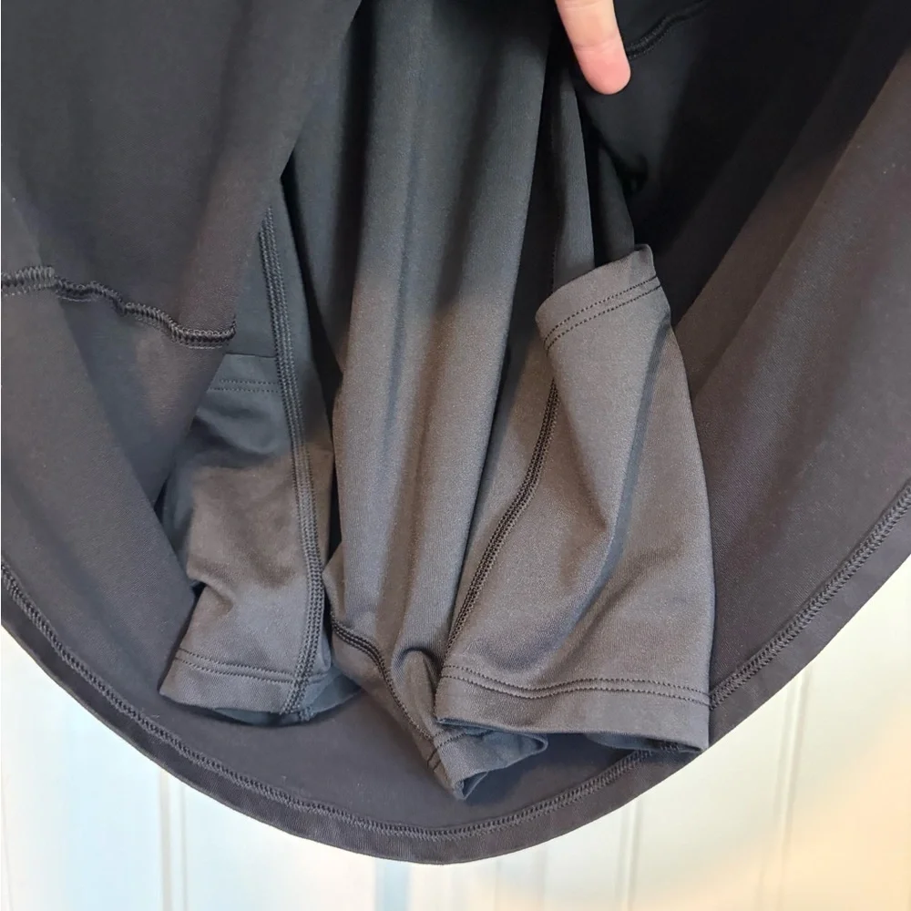 Alo Yoga Alosoft Courtside Tennis Dress in black size XS